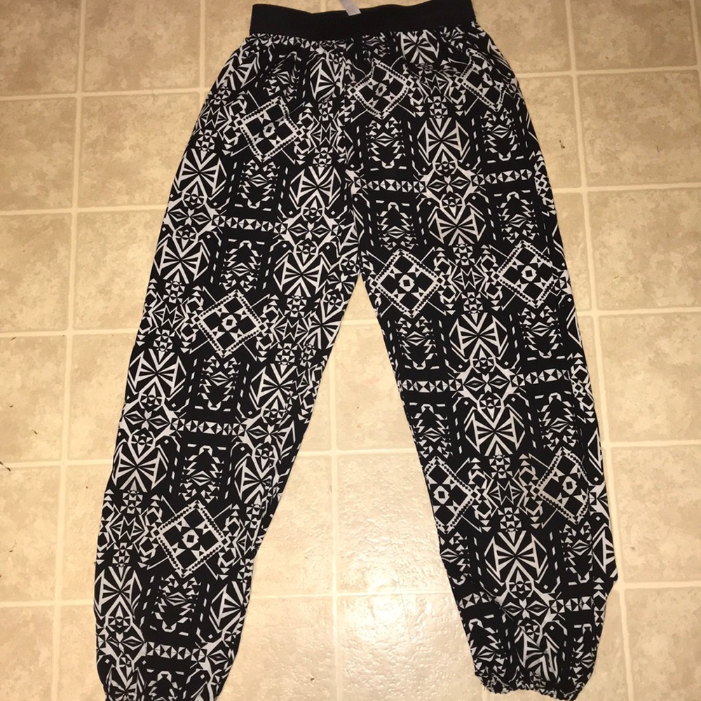 These are cute black joggers